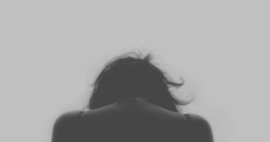 谁在法律上对 Anthropic 和 OpenAI 的自主人工智能黑客攻击负有责任？