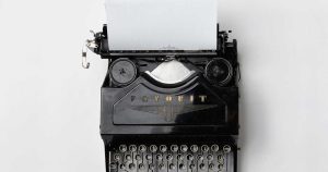 字节跳动开源 AI 超级员工 近 8 万 GitHub Stars，能研究、写代码、做网页、生成 PPT，还会自己组建 AI 团队，DeerFlow 2.0 部署教程。 字节跳动开源了一个真正能“干活”的 AI：DeerFlow 2.0 🦌 它不只是陪你聊天。给它一个目标，它会：拆解任务 → 调用工具 → 分配子智能体 → 执行代码 → 检查结果 → 交付文件 GitHub 已接近 8 万 Stars，下面教你 5 分钟部署👇 Dee…